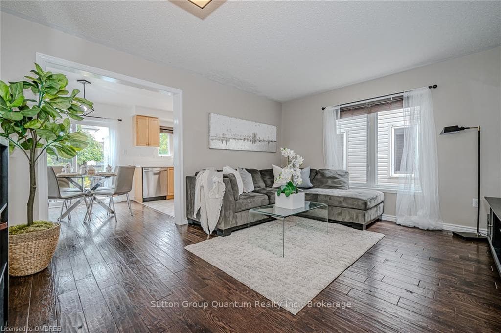 214 HAMPSHIRE Way photo 6