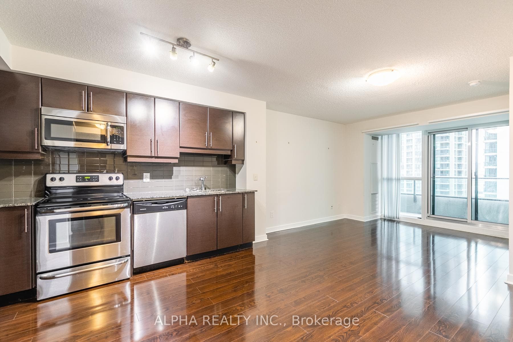 33 Bay Street Unit 1007 photo 2