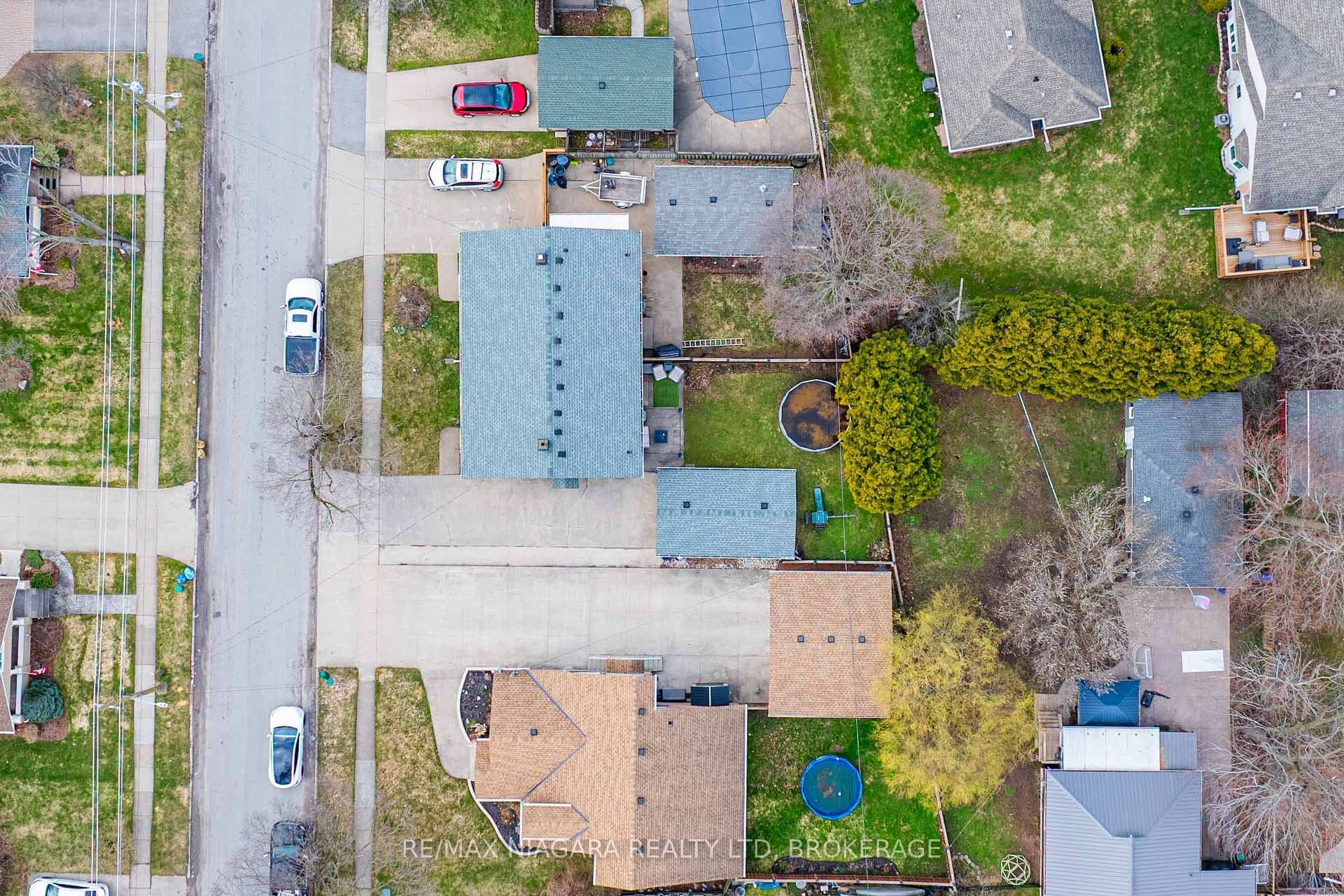 8102 Lamont Avenue photo 33