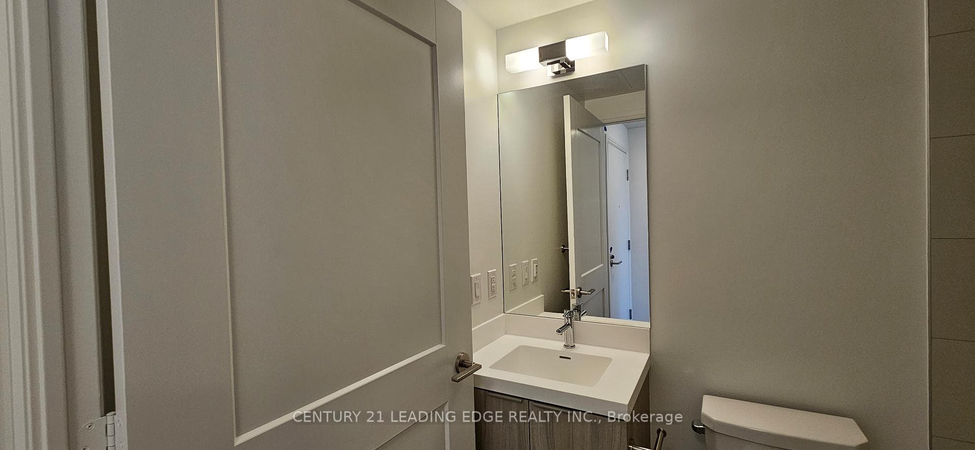 8 widmer Street Unit 913 photo 8