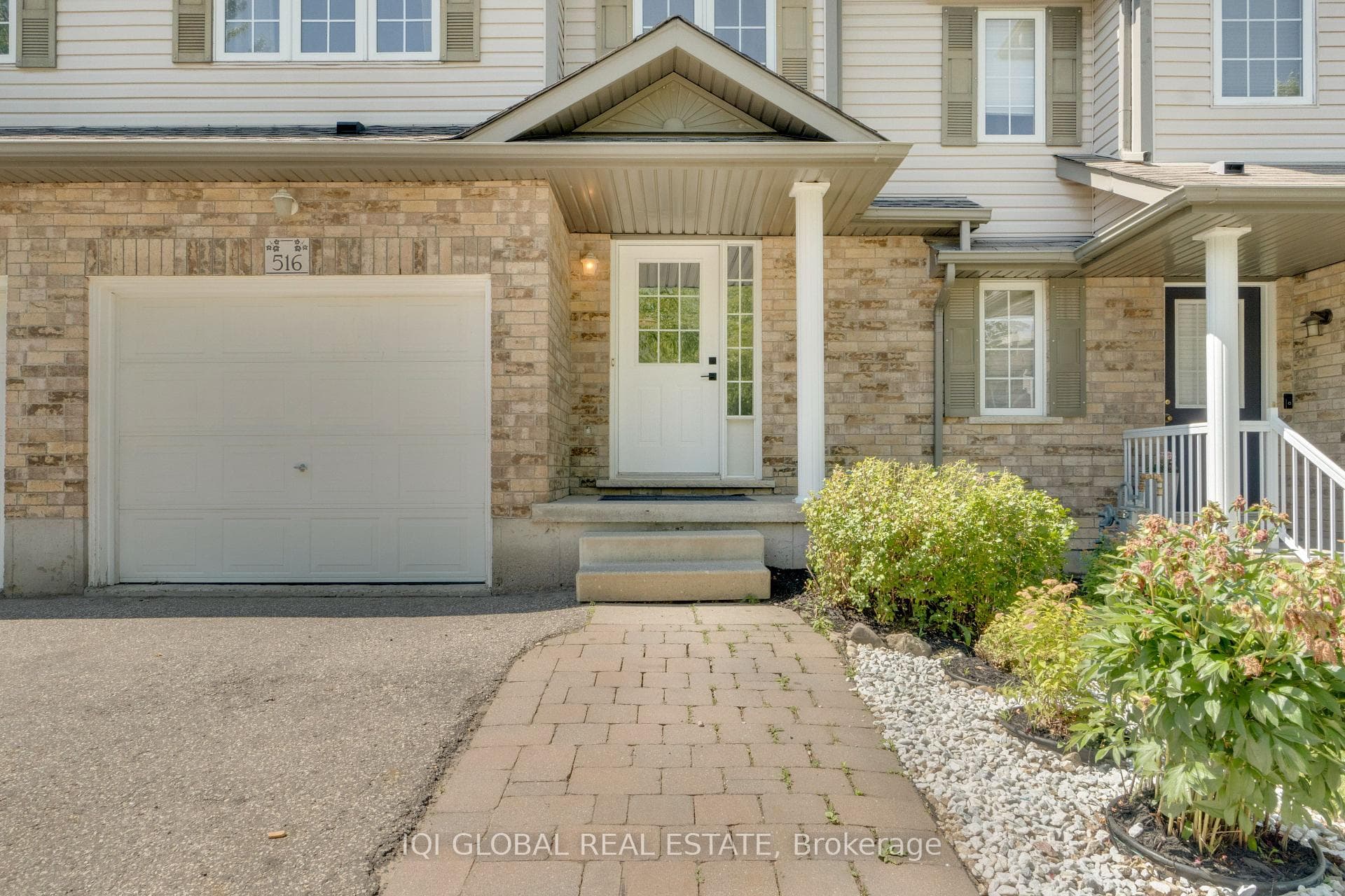 516 Virginia Creeper Street photo 5