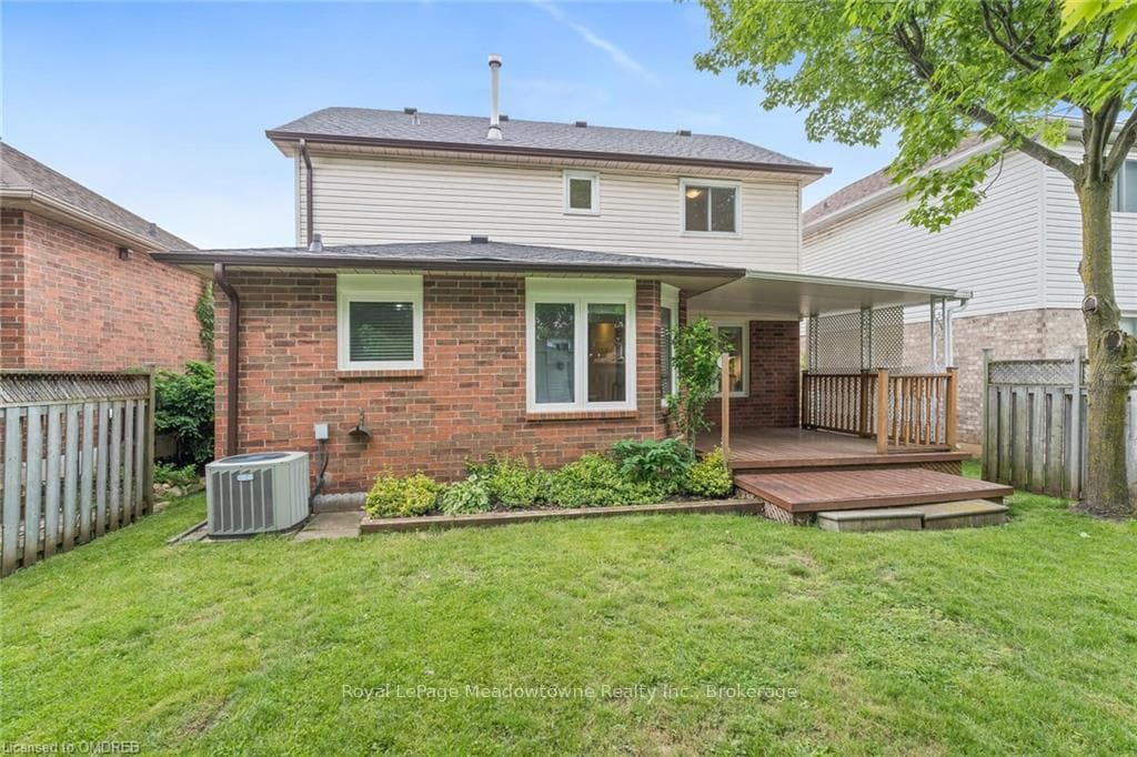 42 MCCULLOUGH Crescent photo 32