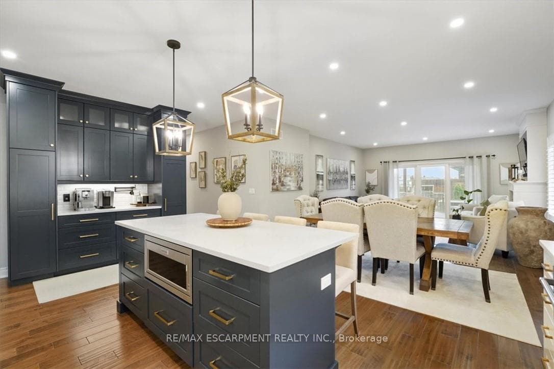 242 JULIA Drive photo 14