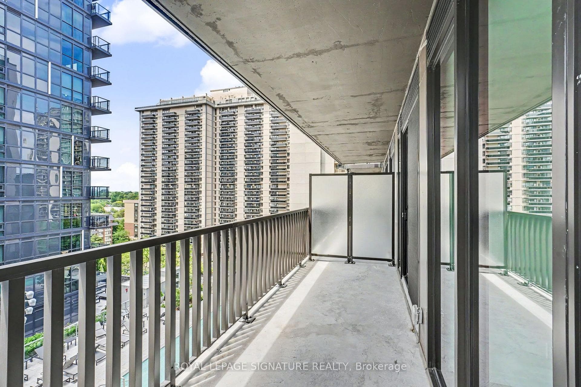109 Erskine Avenue Unit 1111 photo 23
