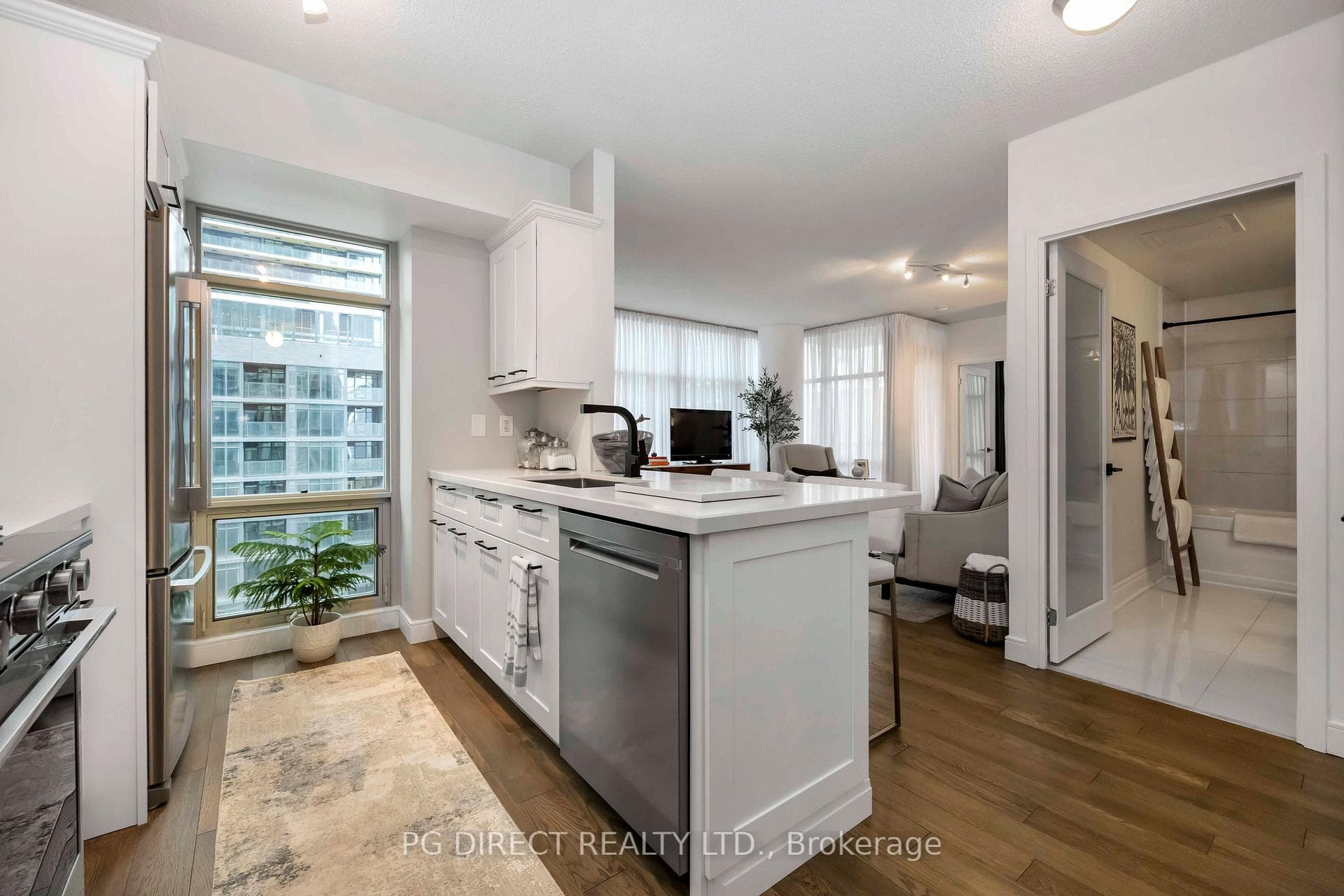 10 Navy Wharf Court Unit 1106 photo 1