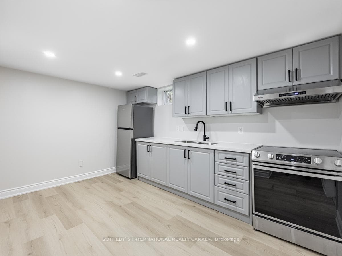 222 Hammersmith Court Unit Bsmt photo 4