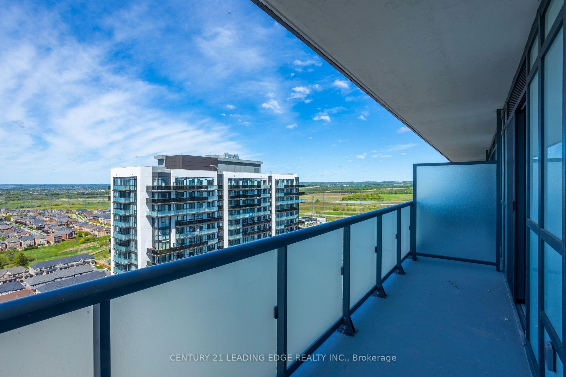 2545 Simcoe Street Unit 2610 photo 26