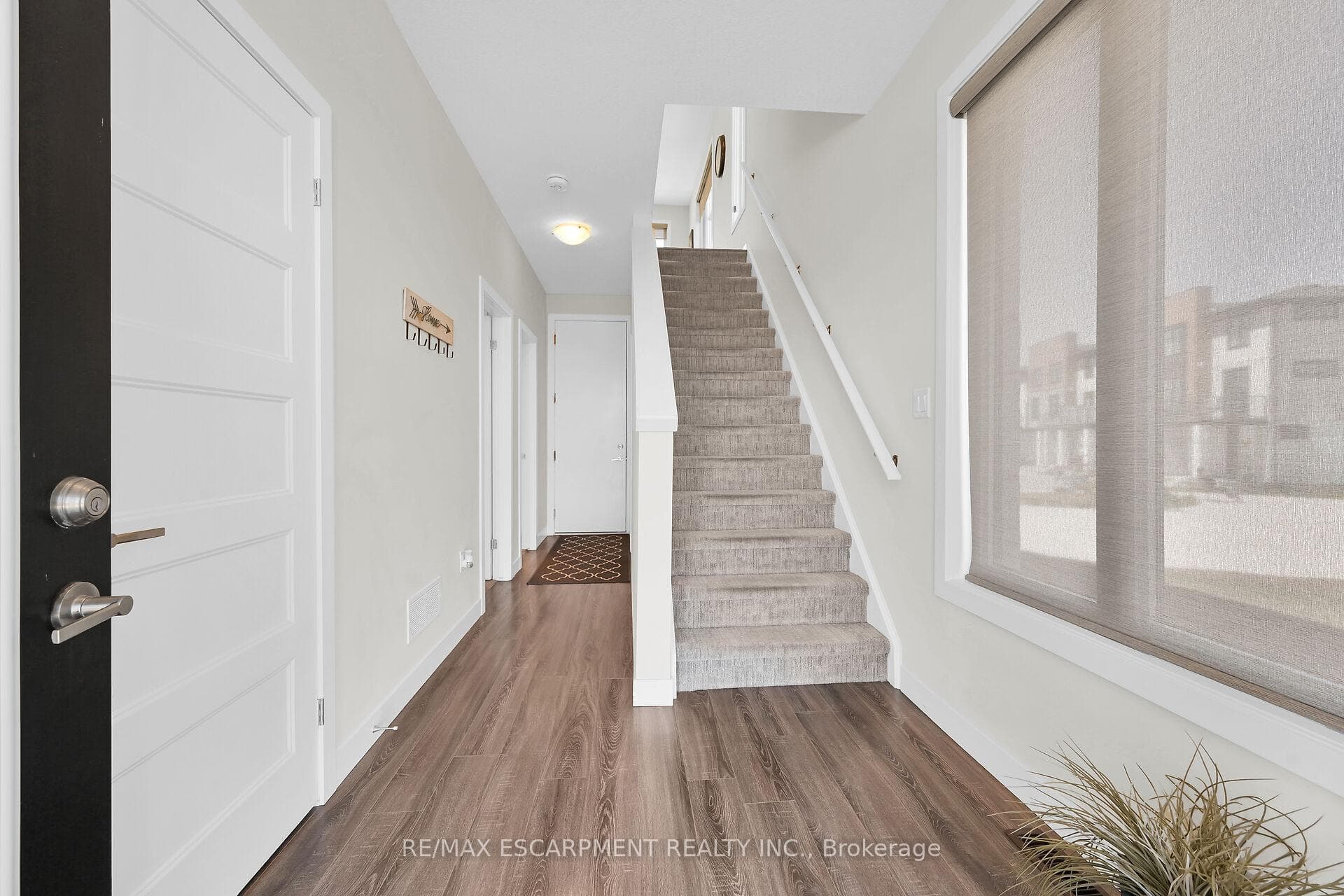 904 West Village Square photo 16