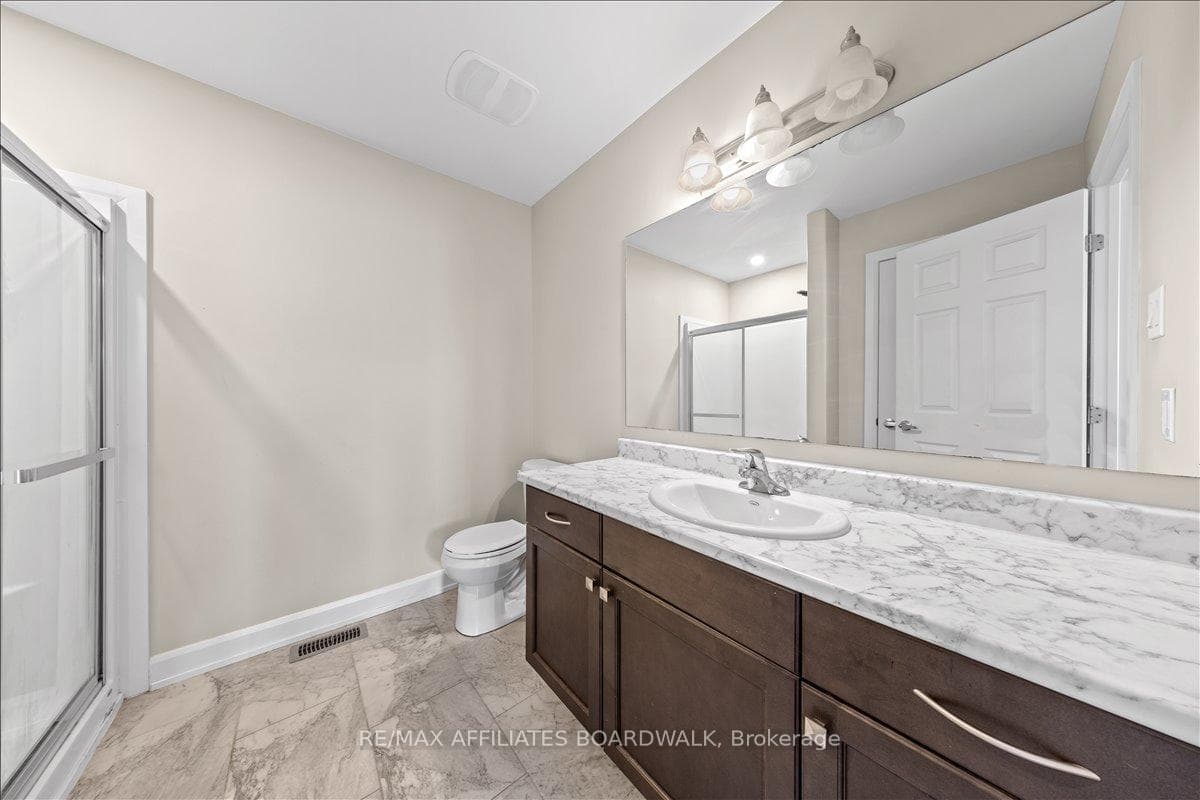 15 Vimy Ridge Crescent photo 18