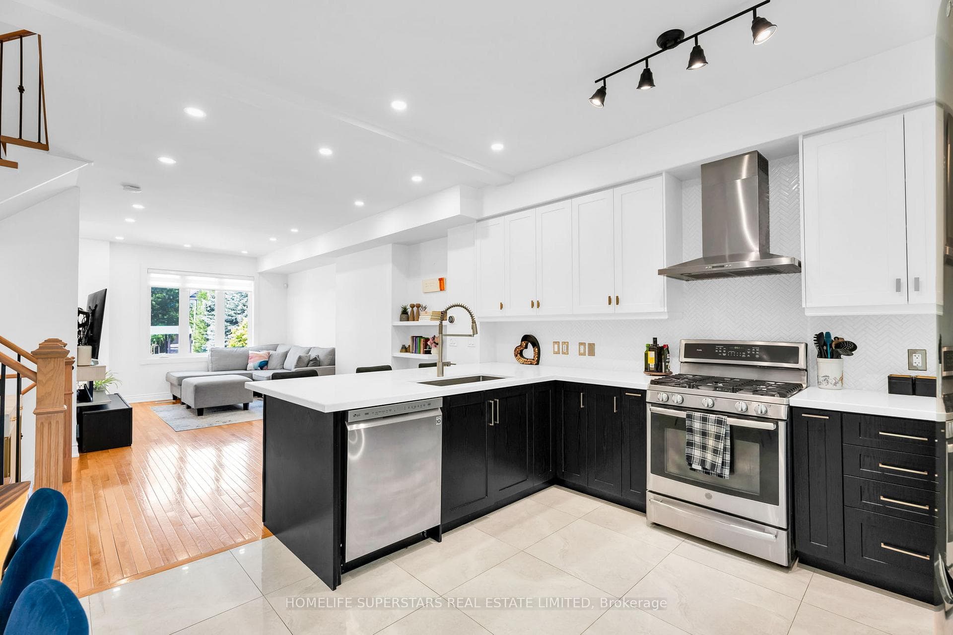 3091 Joel Kerbel Place photo 17