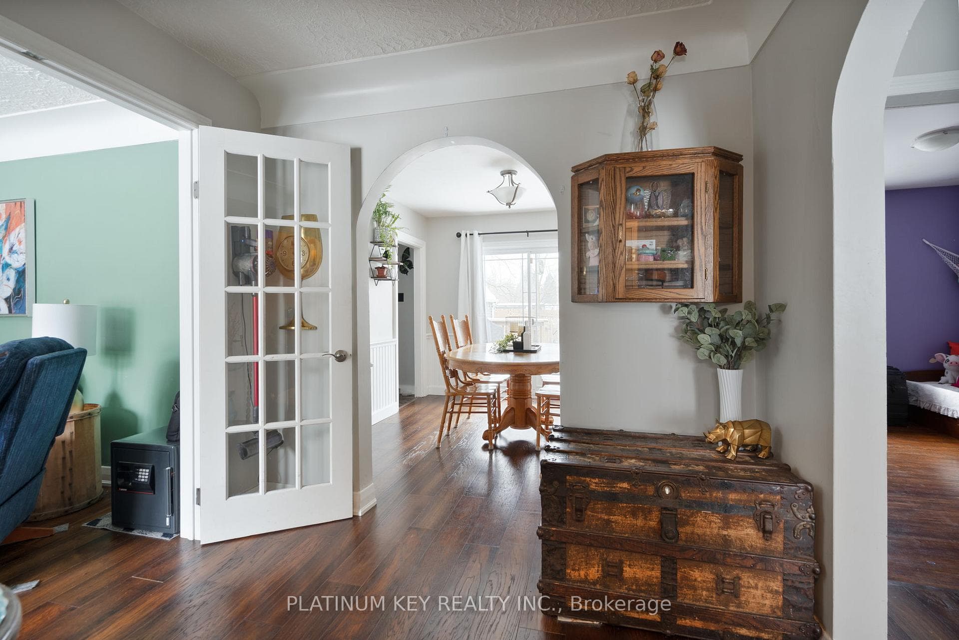 130 Foster Avenue photo 8