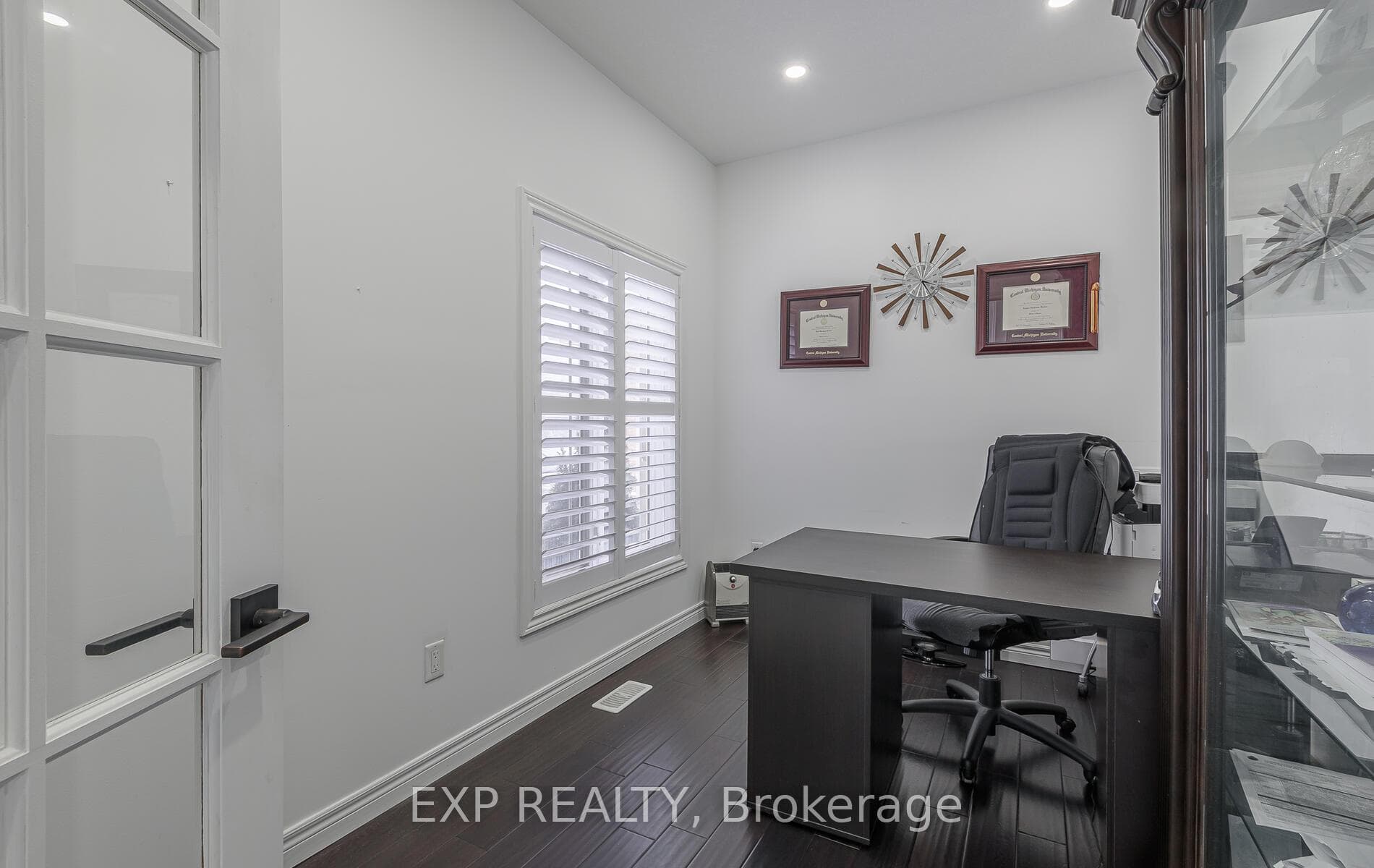 228 Greti Drive photo 7