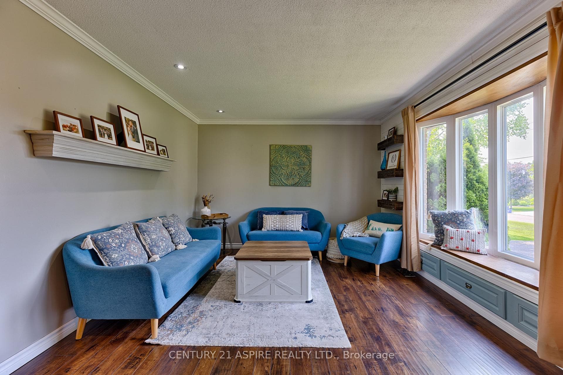 22 Harris Crescent photo 4