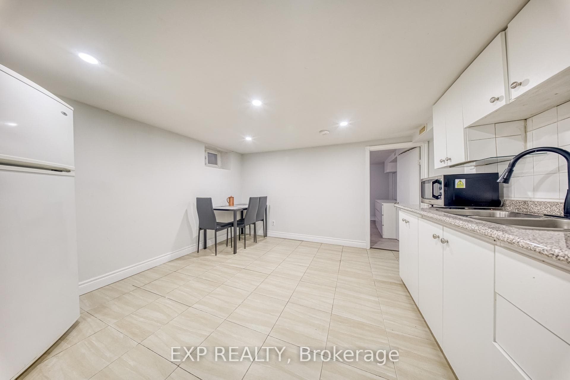 1678 Kingston Road Unit Lower photo 8
