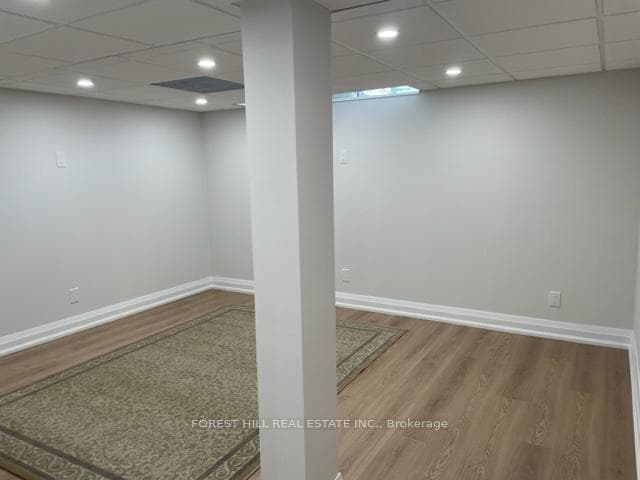 136 Melville Avenue photo 11