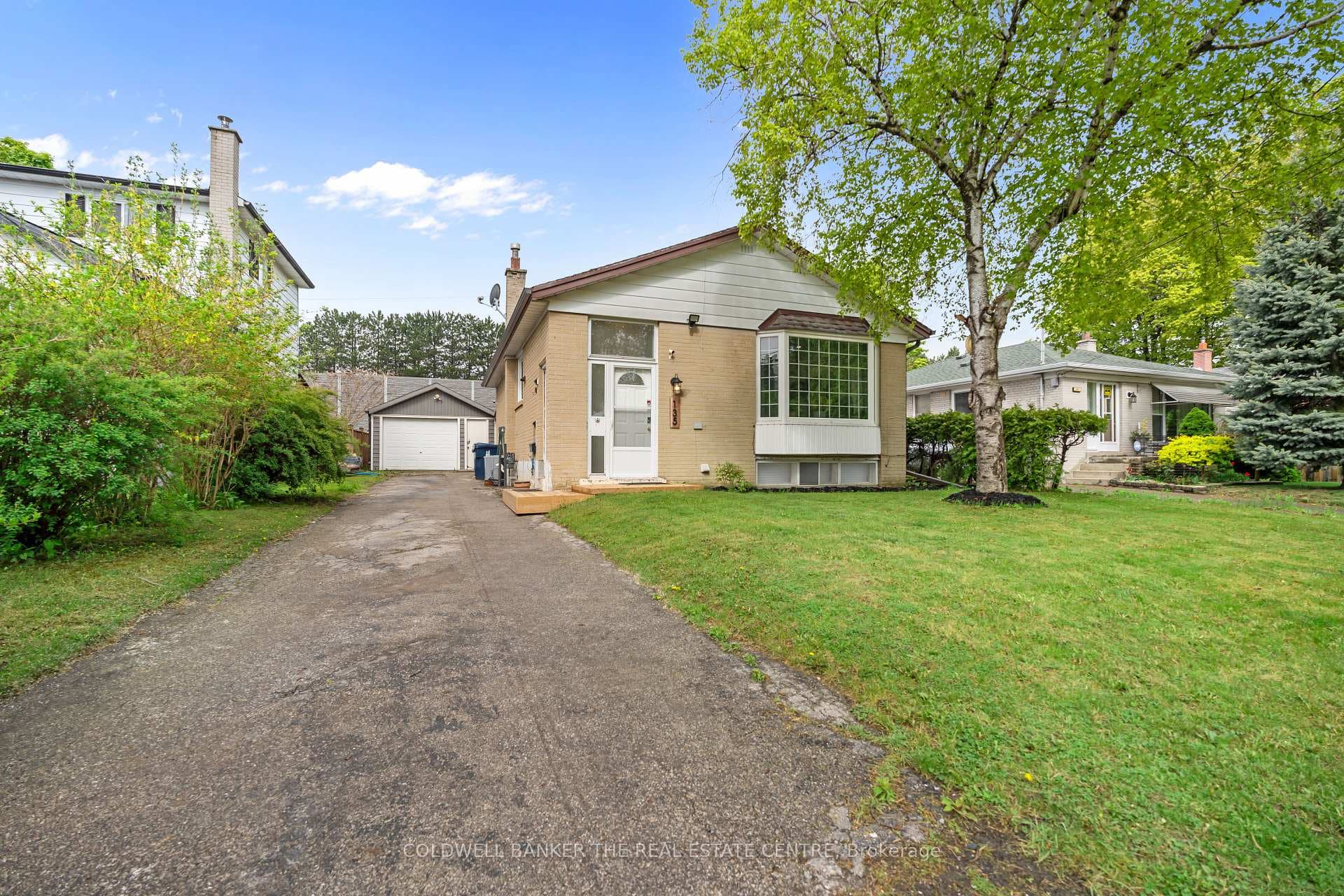 135 Lord Roberts Drive photo 35