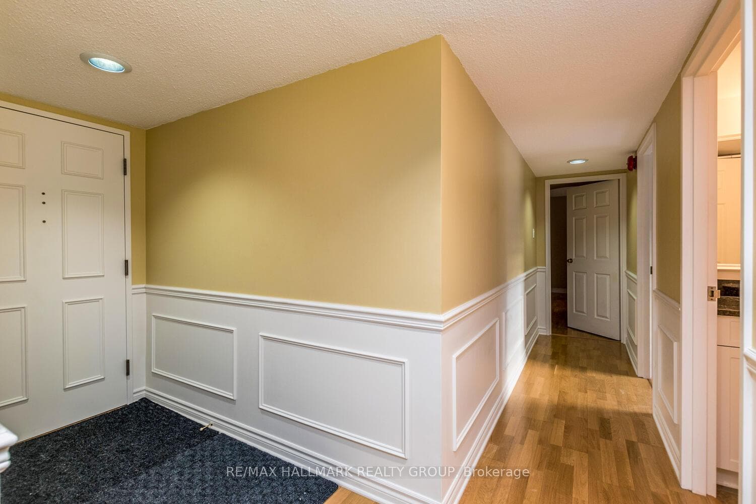 Foyer to bedrooms