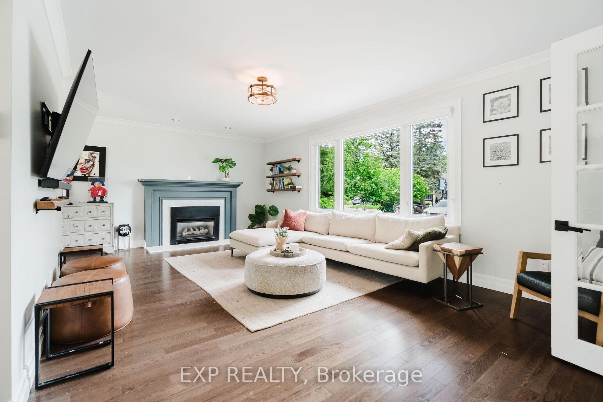 2136 Fillmore Crescent photo 7