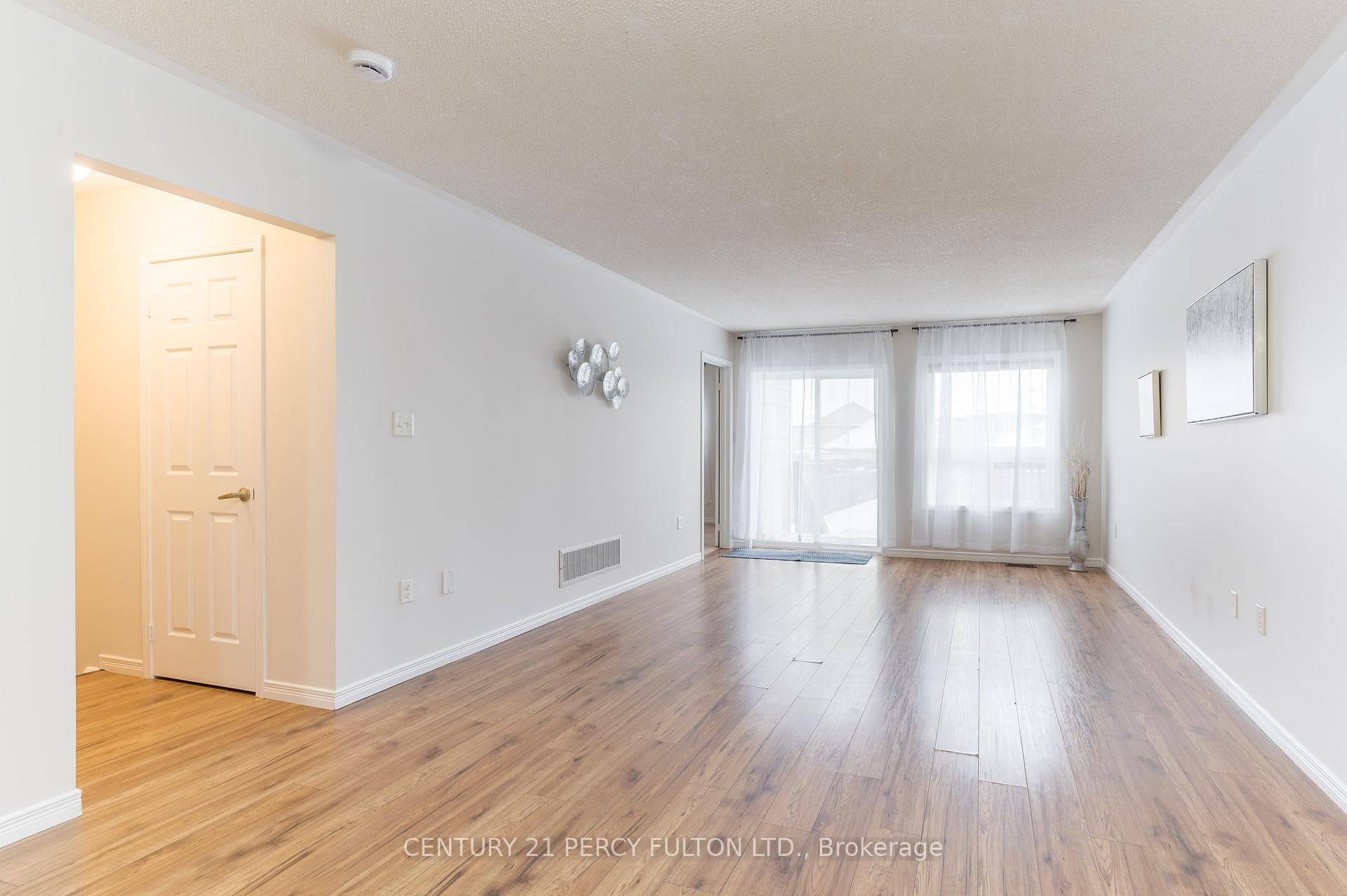 223 Cowling Heights photo 12
