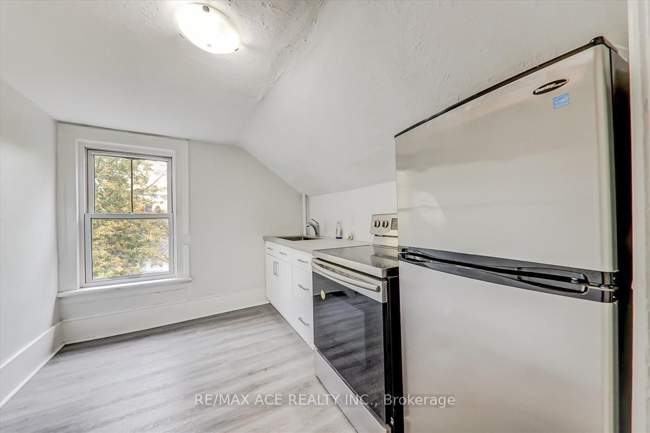 19 Nassau Street photo 22