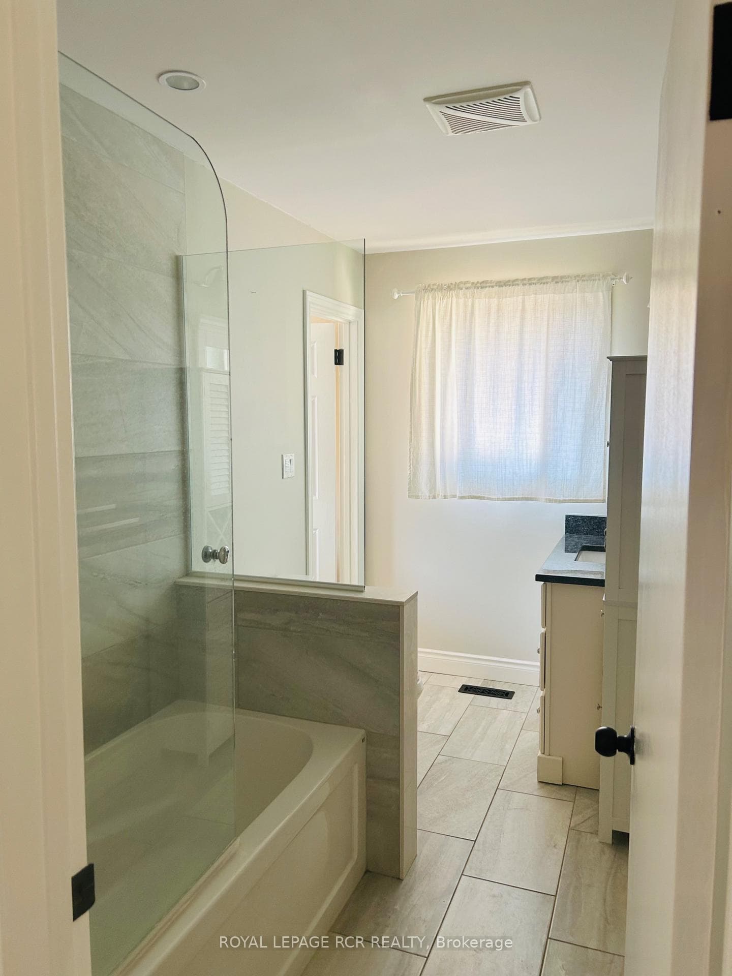 56 Wilson Crescent photo 15