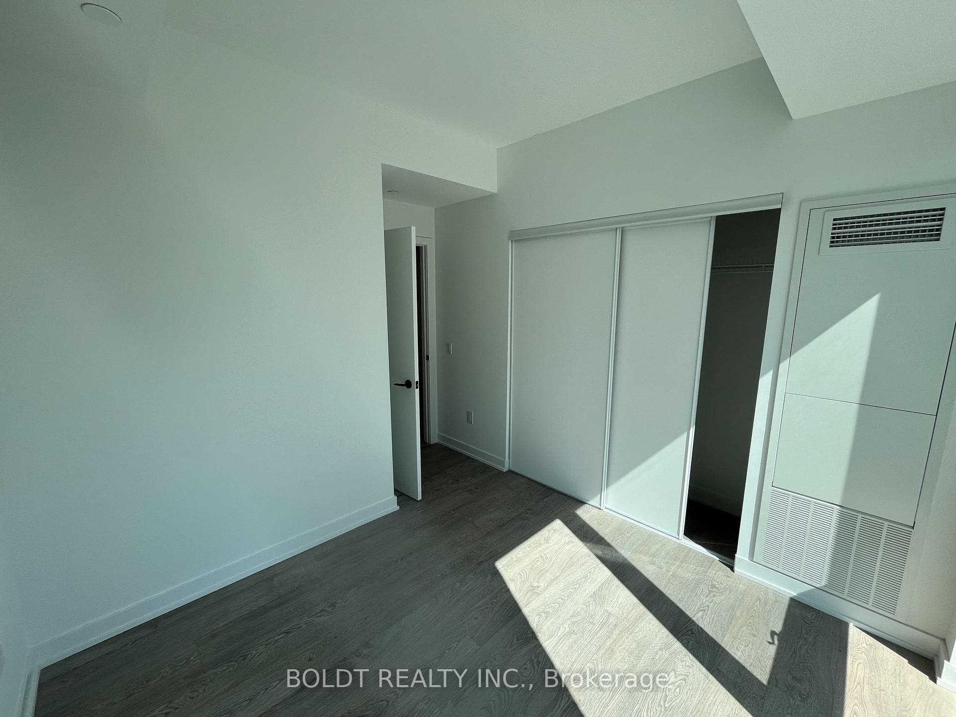 215 Lakeshore Road Unit 343 photo 7