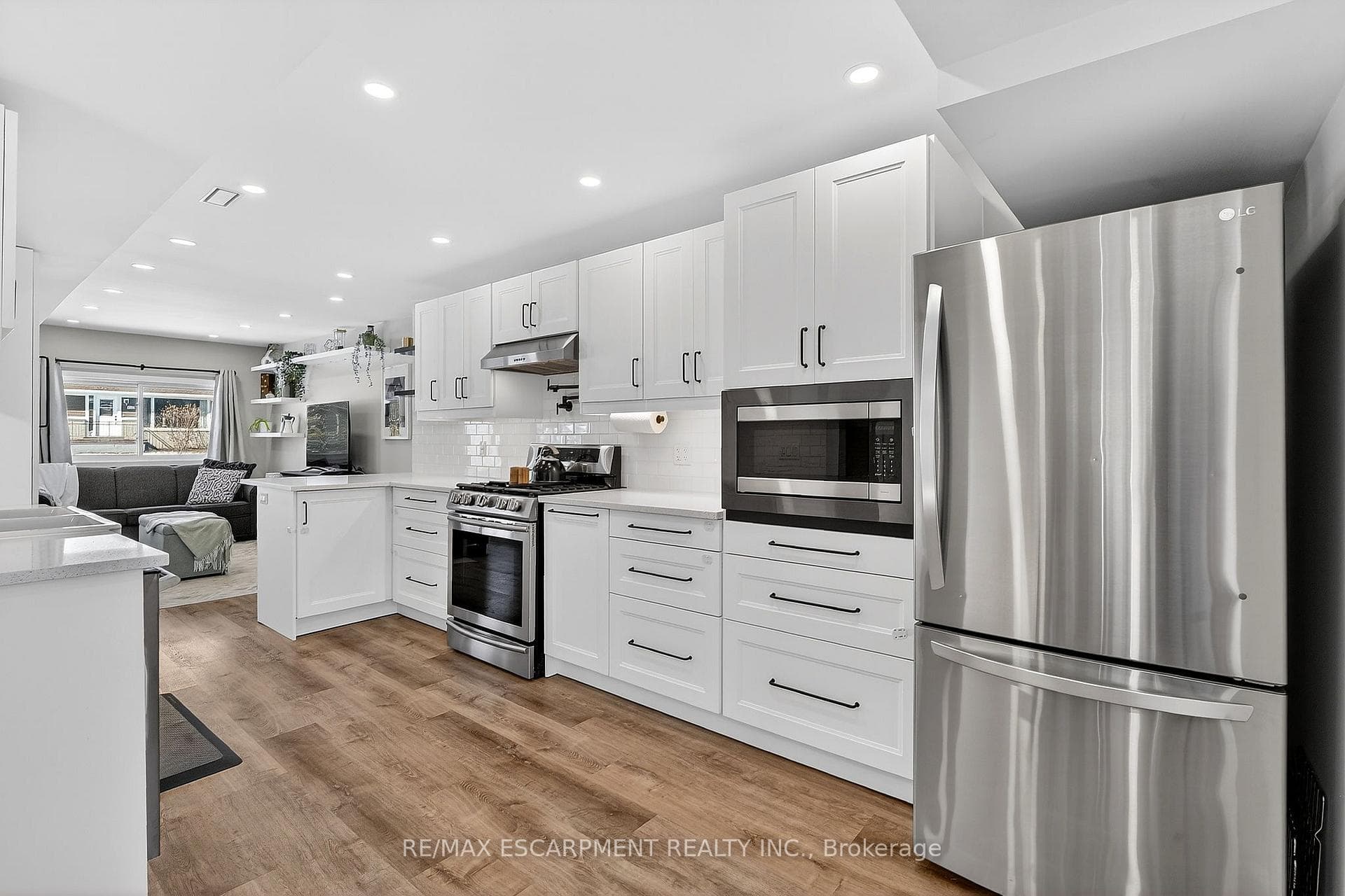 162 Dufferin Street photo 8