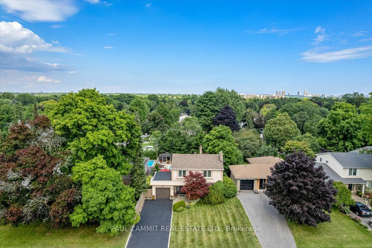 33 Henderson Avenue photo 32