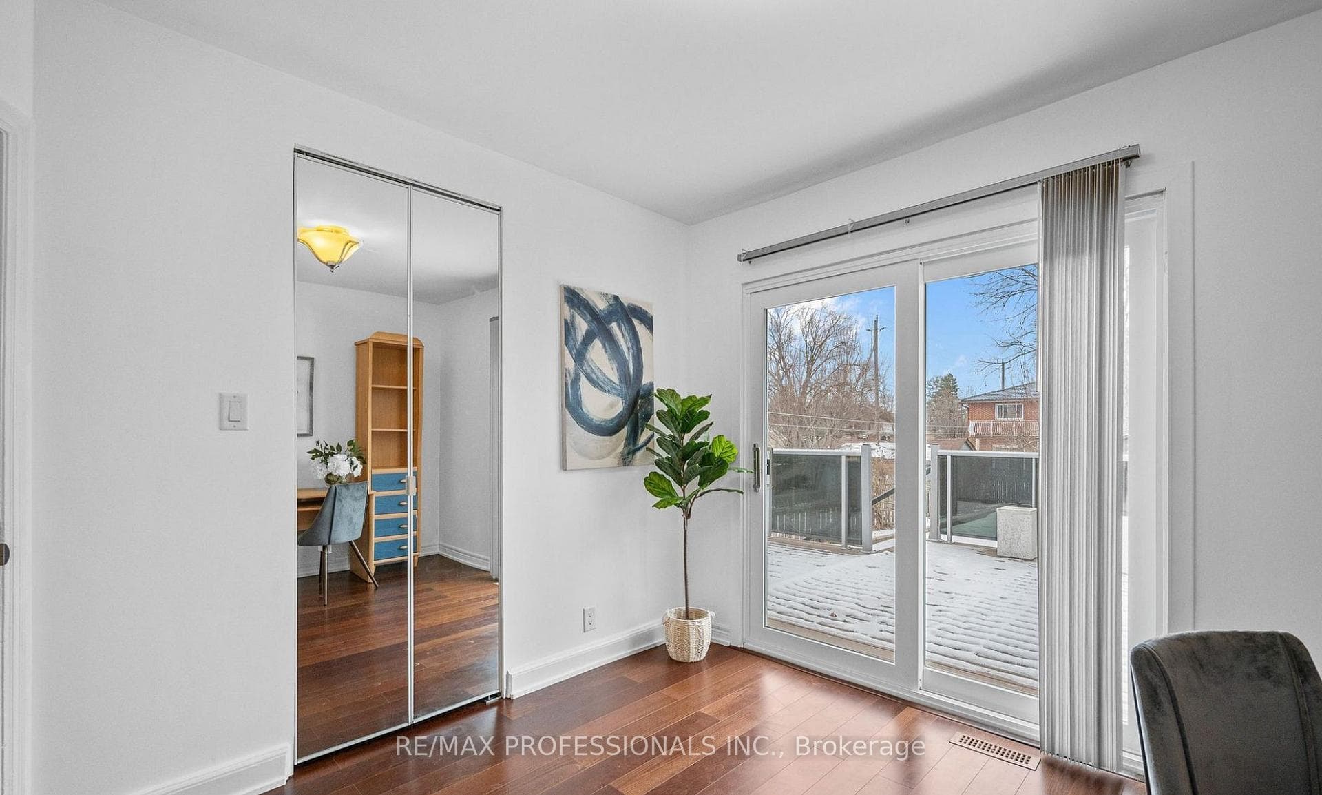 27 Stock Avenue Unit Upper photo 12