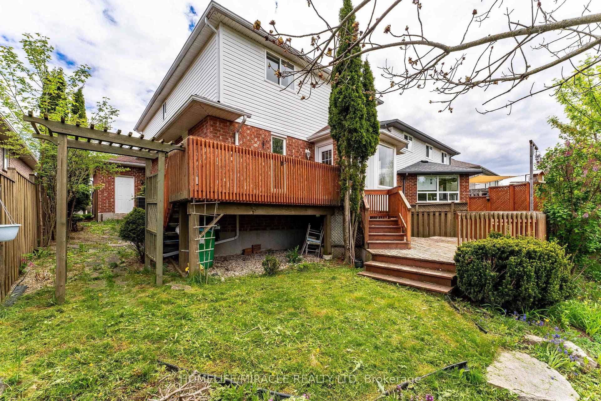 8 Fletcher Court photo 31