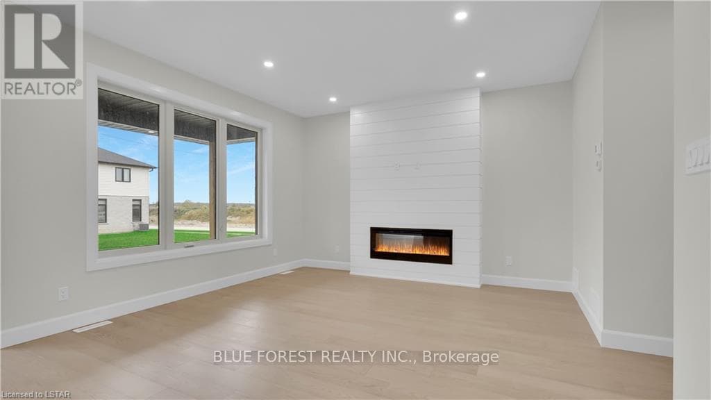 LOT 95 DARWIN Crescent photo 5