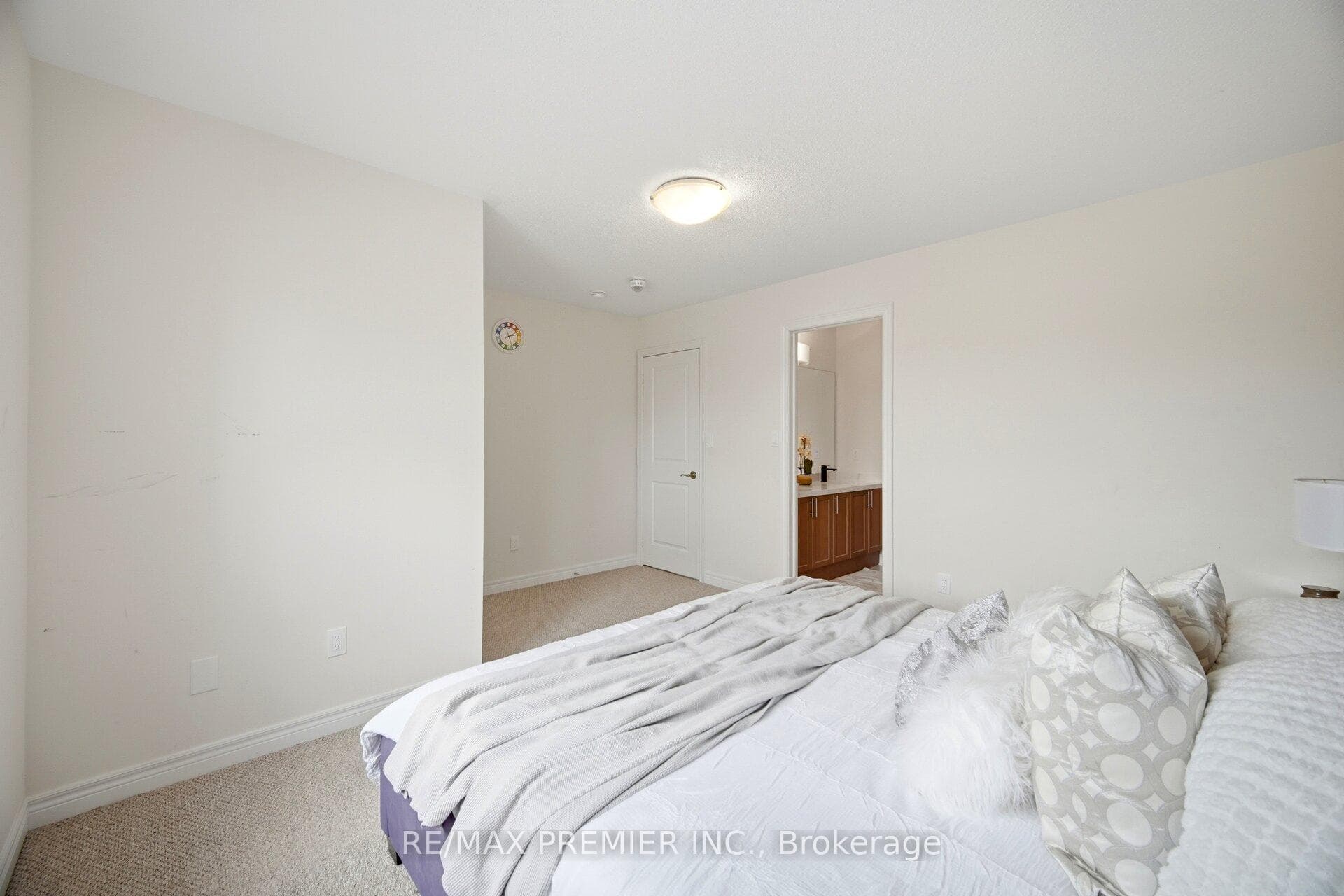 100 Inverness Way photo 29