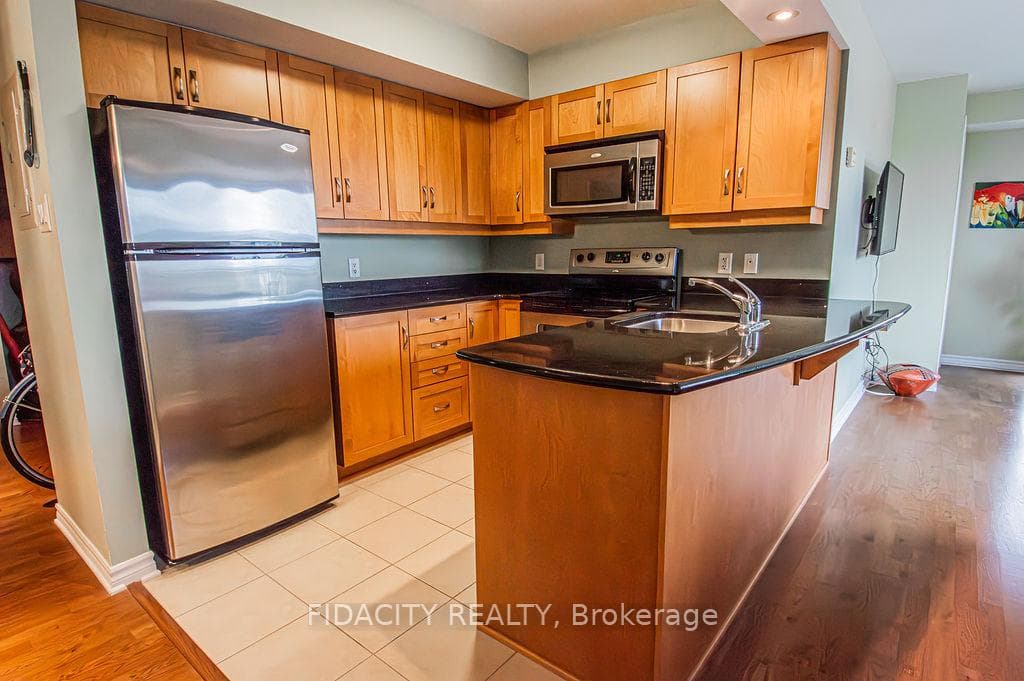 314 Central Park Drive Unit 601 photo 4
