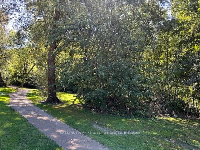 52 Strathgowan Avenue photo 31