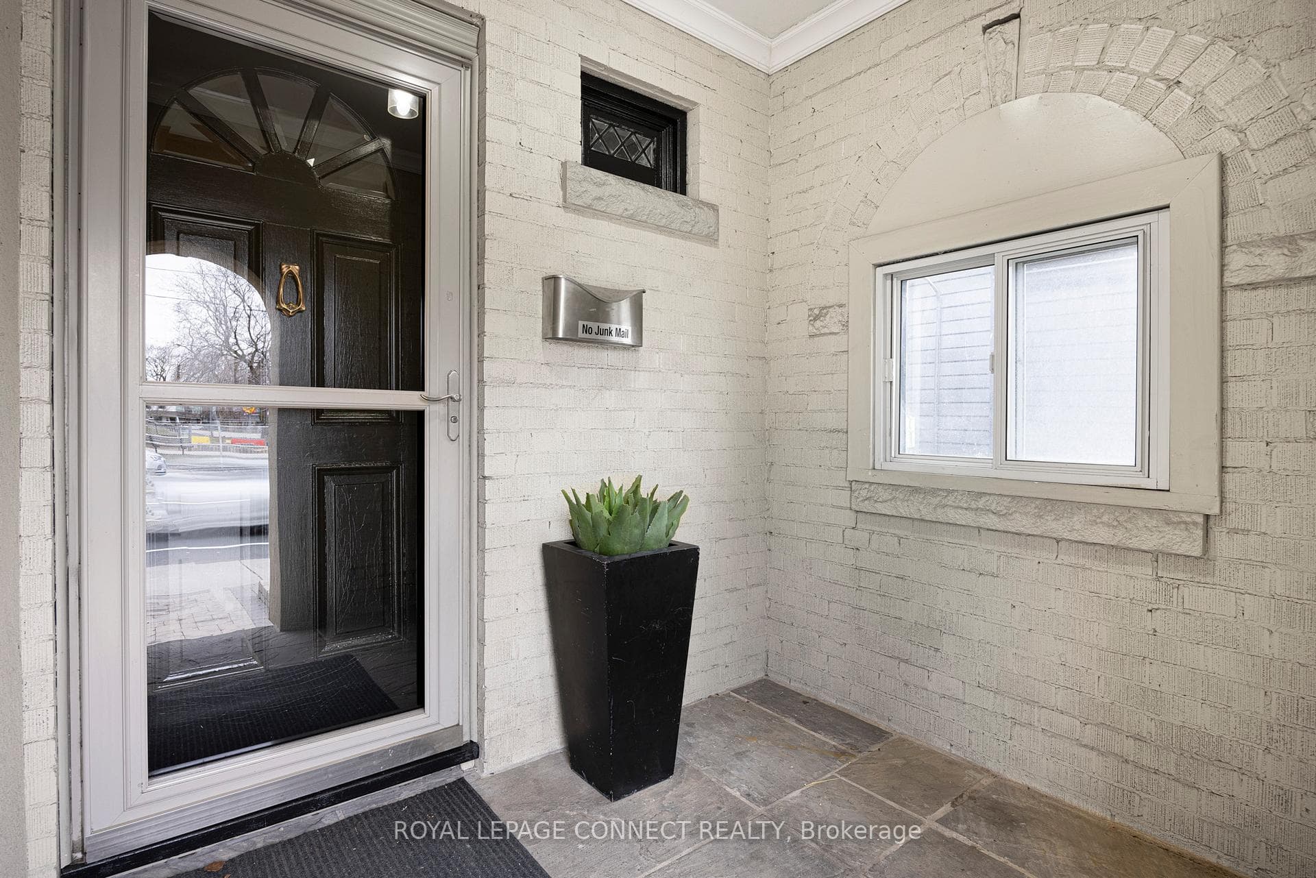528 Jane Street photo 3
