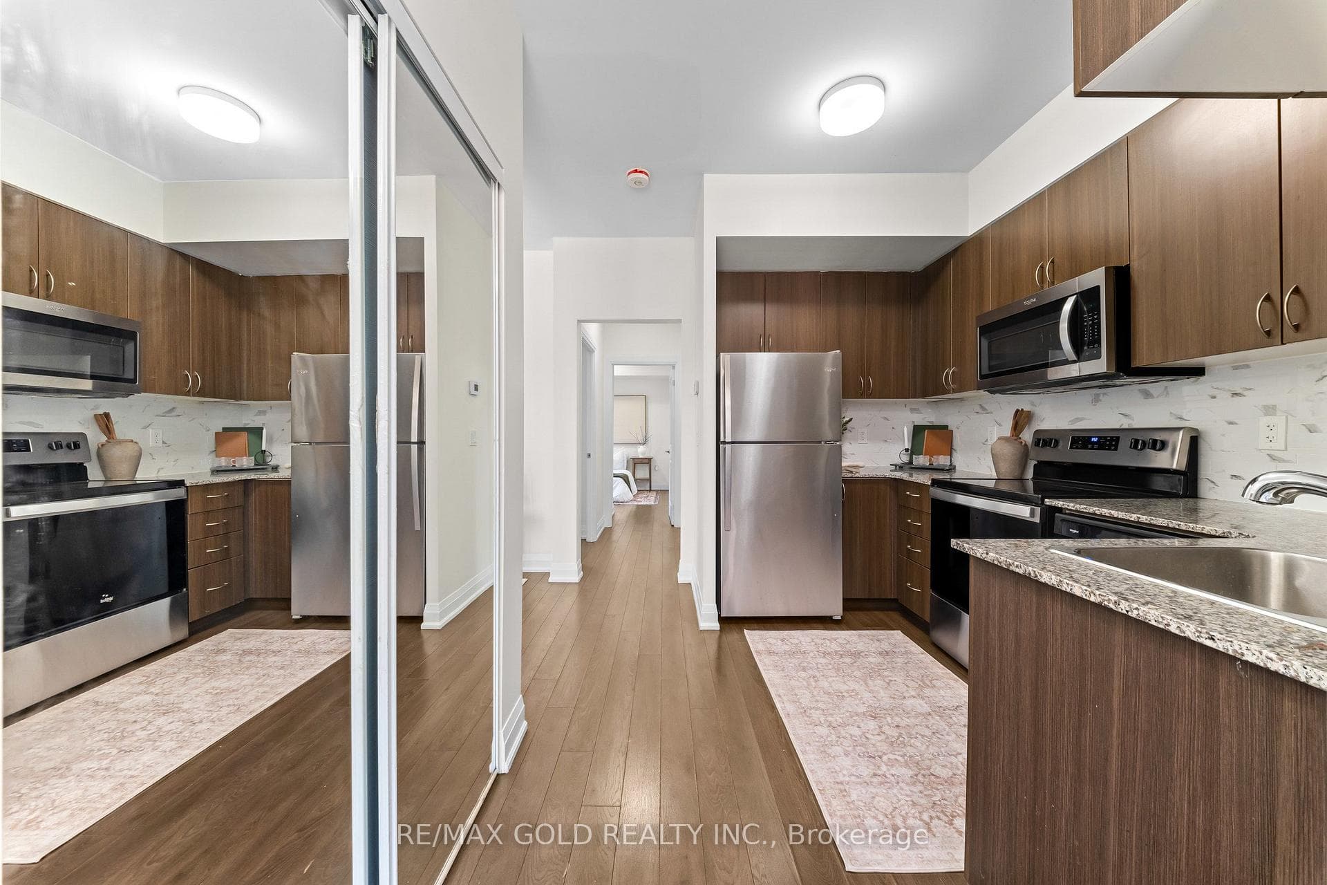 18 Coles Avenue Unit 602 photo 9