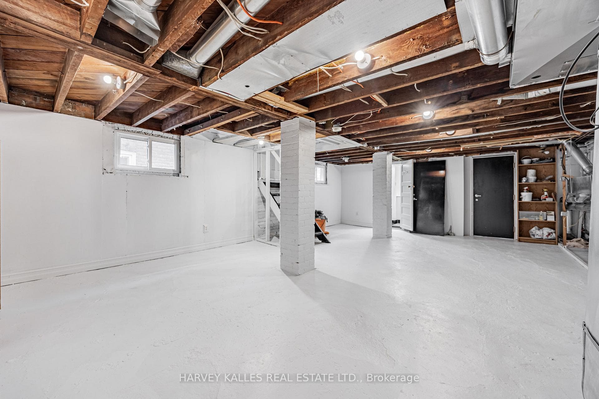 121 Blantyre Avenue photo 28