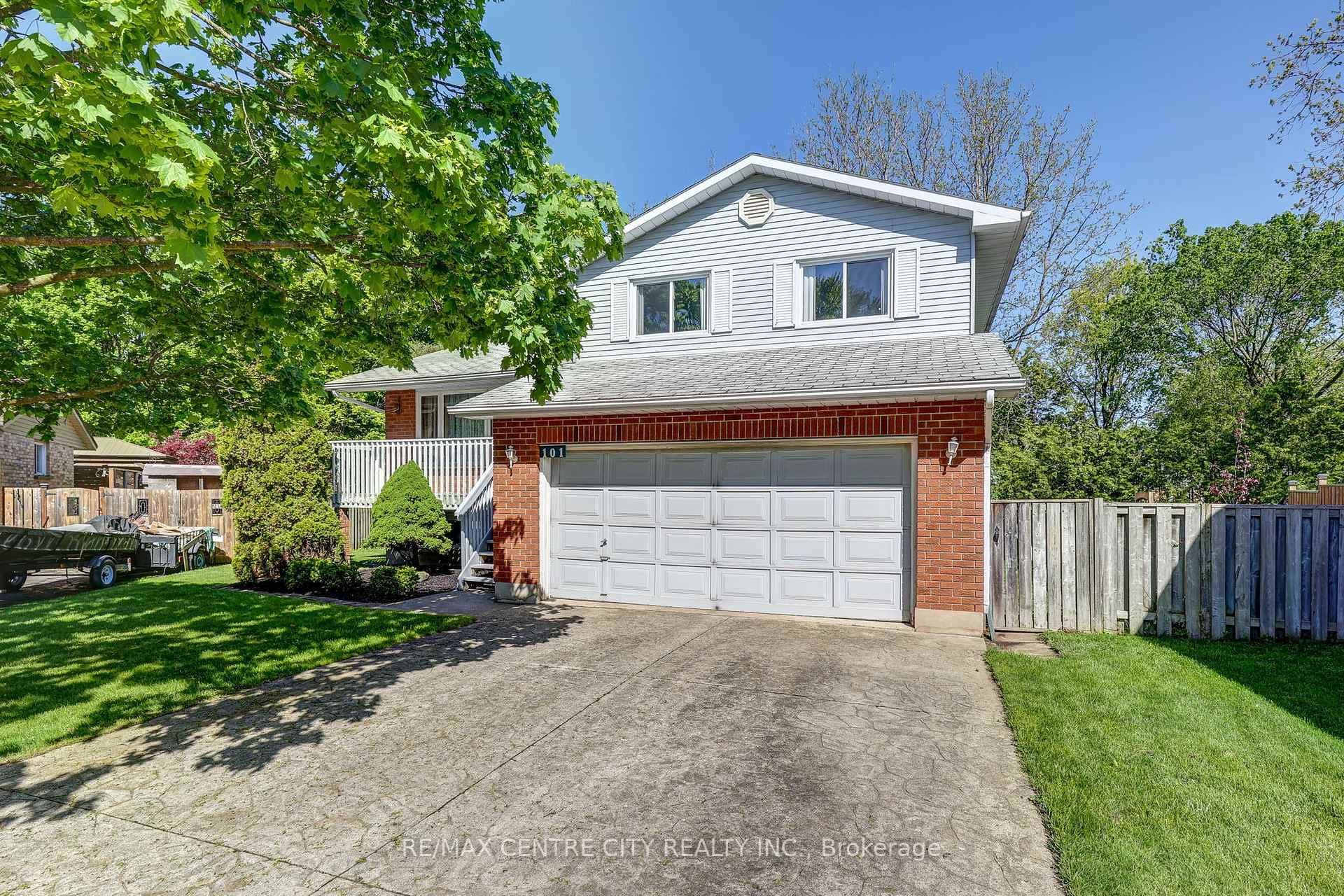 101 Clarence Street photo 1