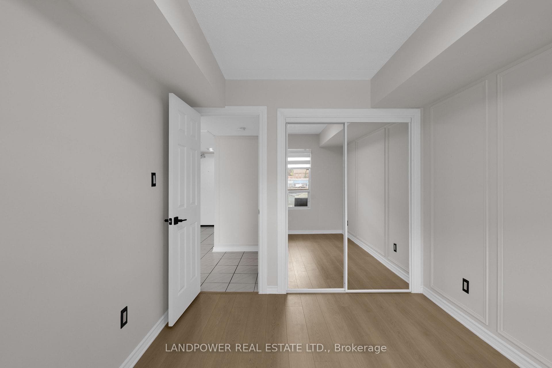 160 Wellington Street Unit 301 photo 27