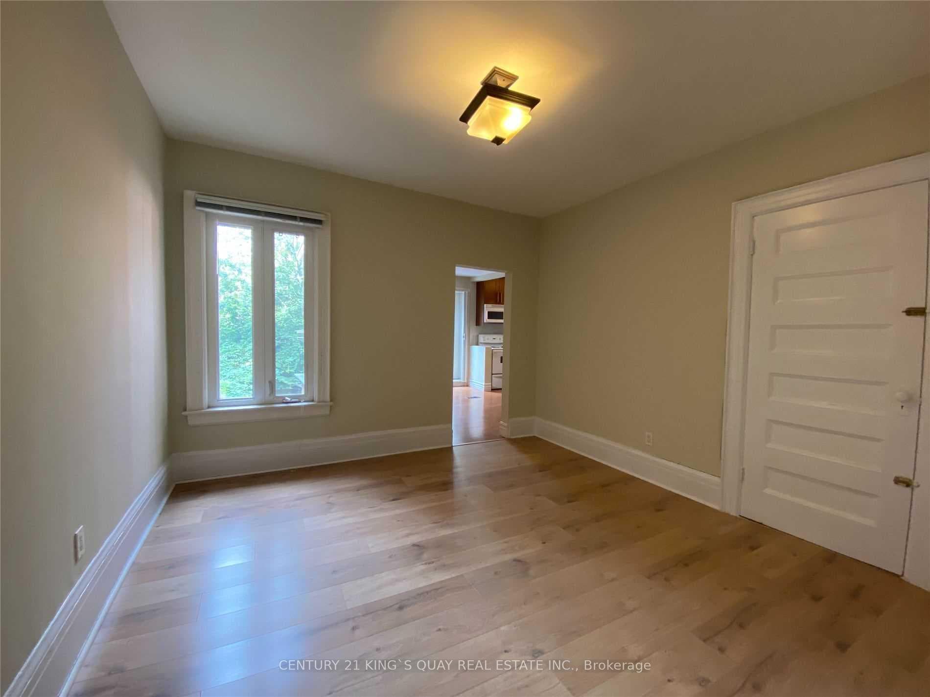 154 Sorauren Avenue Unit 2nd Flr photo 7