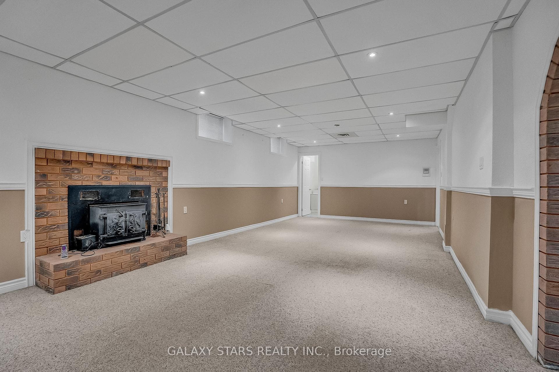 642 Sheppard Avenue photo 30