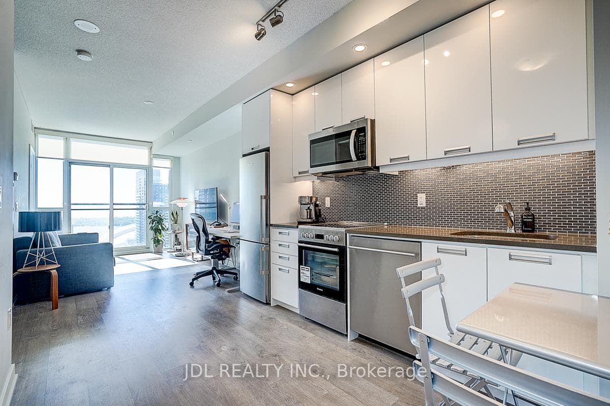 99 John Street Unit 3702 photo 7