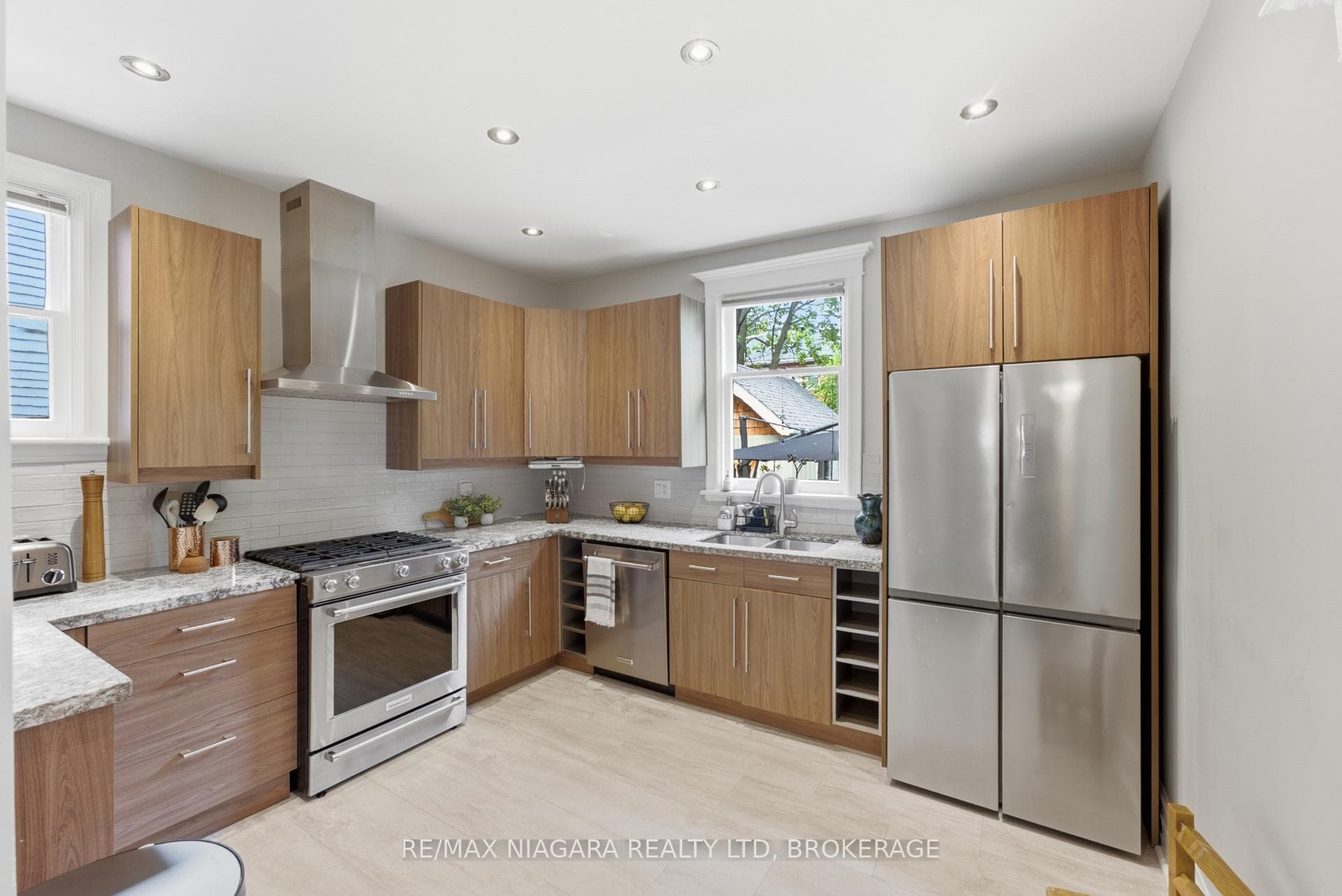 2 Cottage Avenue photo 12