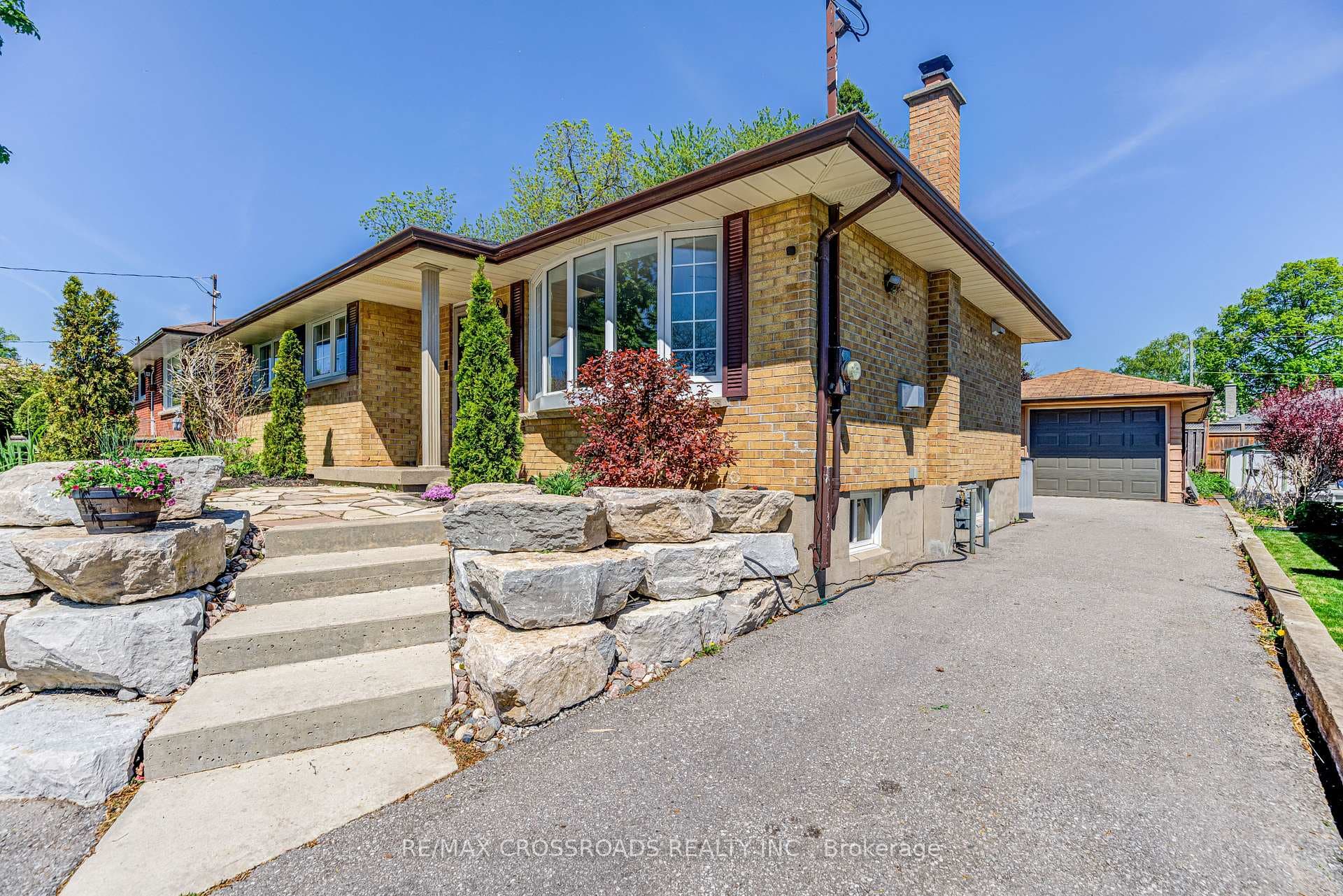 778 Tennyson Avenue photo 2