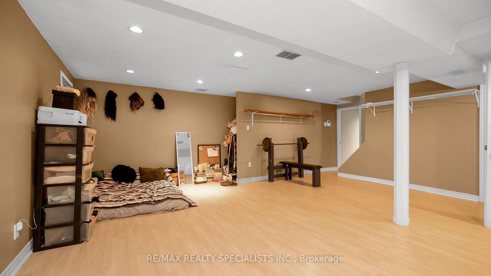 12 Huntington Court photo 28