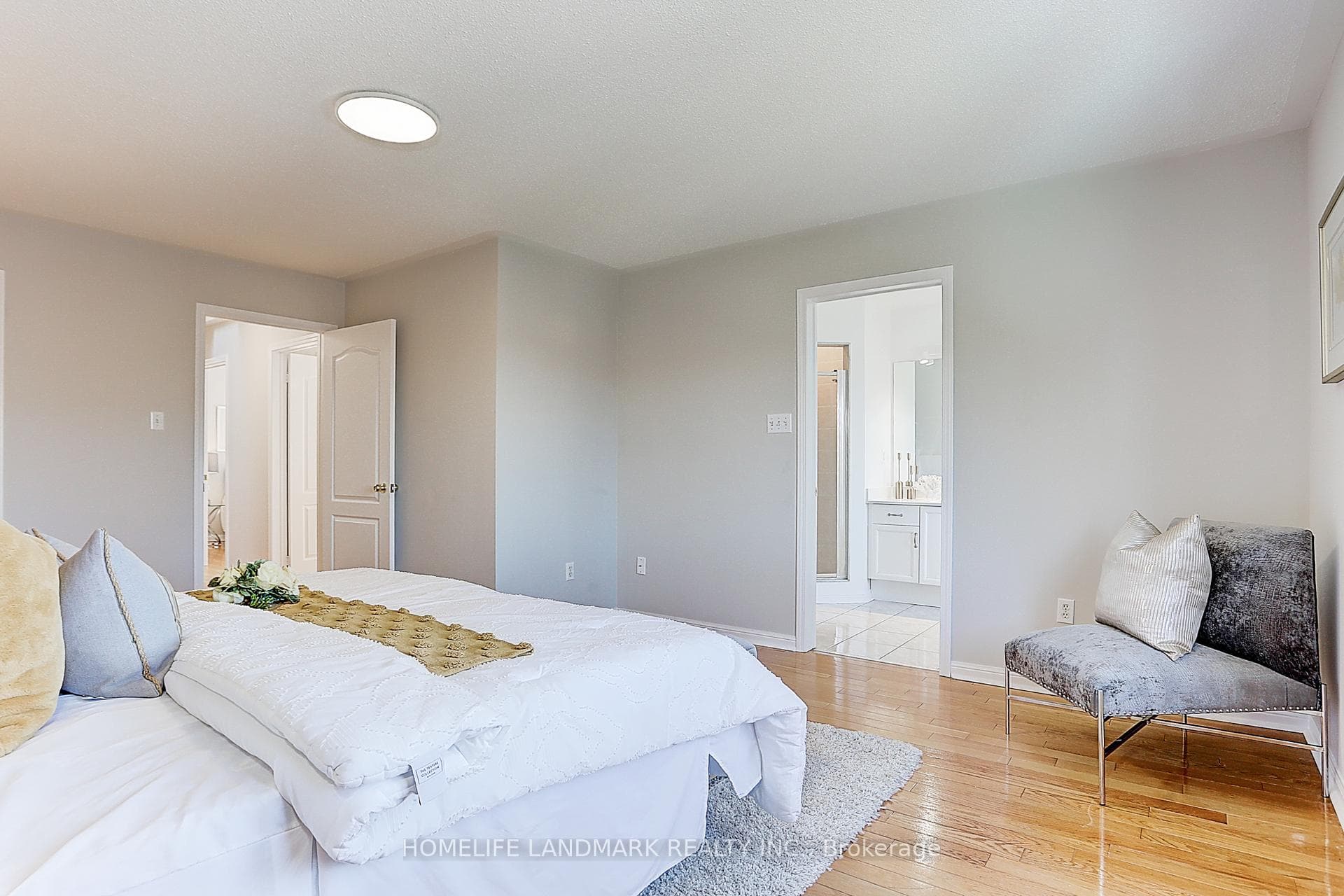 48 Futura Avenue photo 26