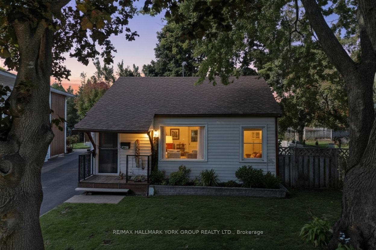 24 Churchill Crescent photo 3