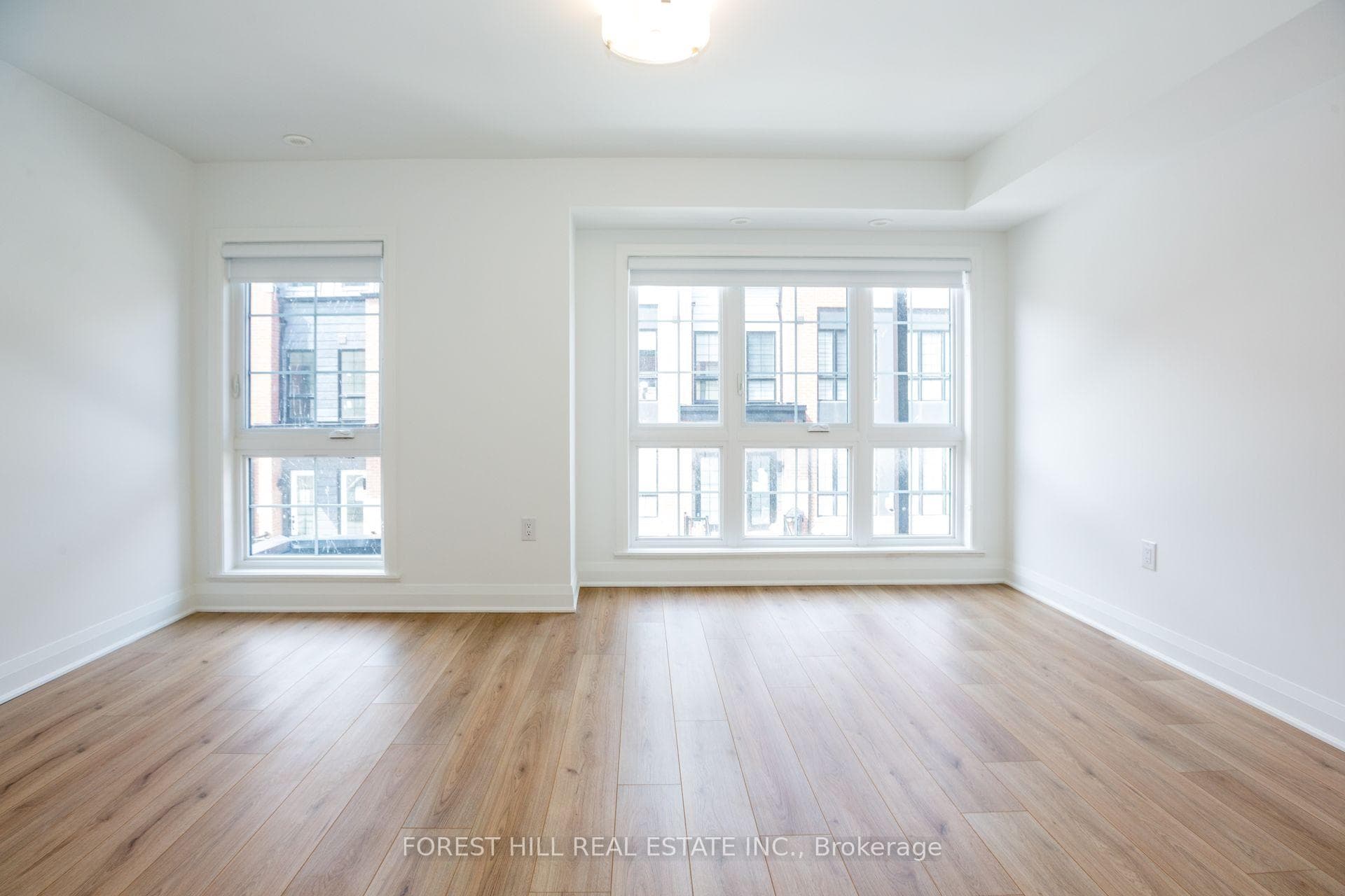 138 Alton Crescent photo 13