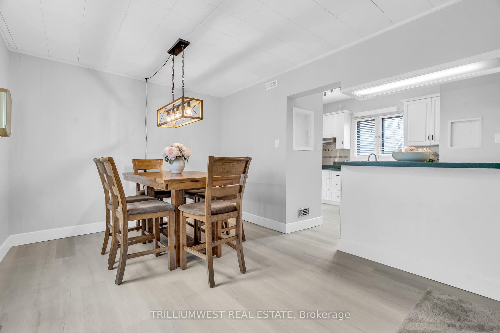 15 Stirling Avenue photo 11