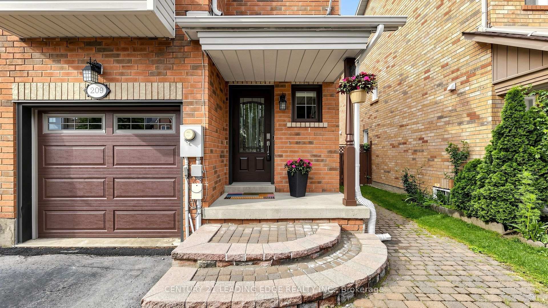 209 Kelso Crescent photo 3